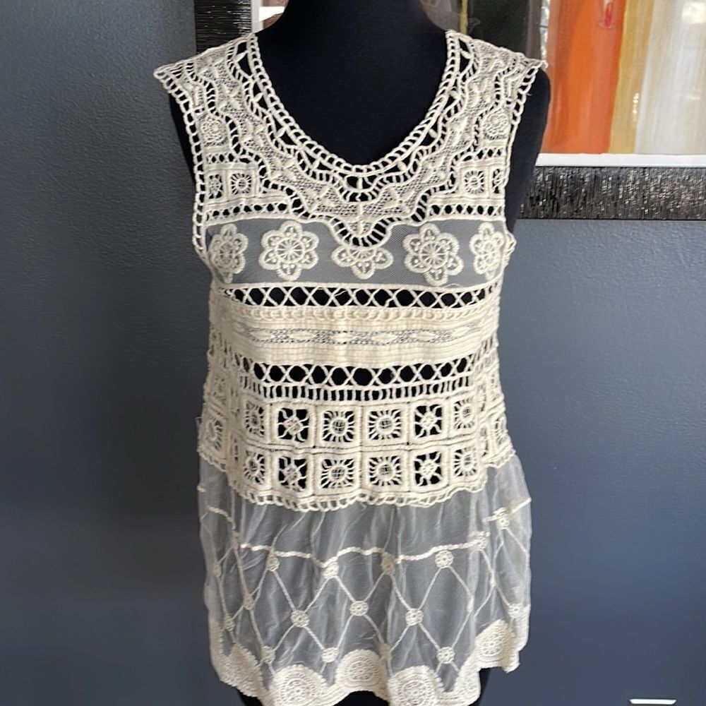 Lovely ecru lace/mesh 100% cotton tank. Small.